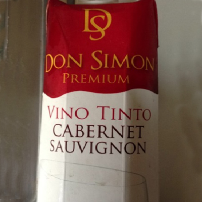Vino tinto Premium Cabernet Sauvignon, brick de 25 cl
