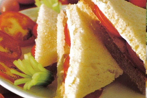 Sandwich de Anchoa, Queso, y Tomate